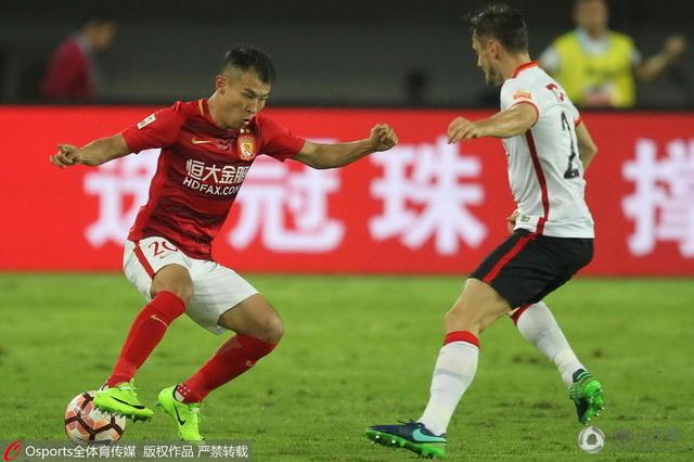 詹姆斯末节场均9.8分联盟第一 命中率竟高达64.4%正负值+85昨日NBA常规赛，湖人101-104不敌独行侠。